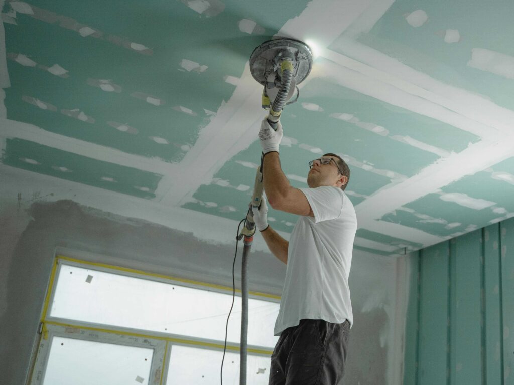 pexels-tima-miroshnichenko-6474343 dustless sanding